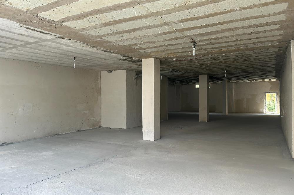Century 21'den Kumbaşında Kiralık 450 m² Ticari Alan.