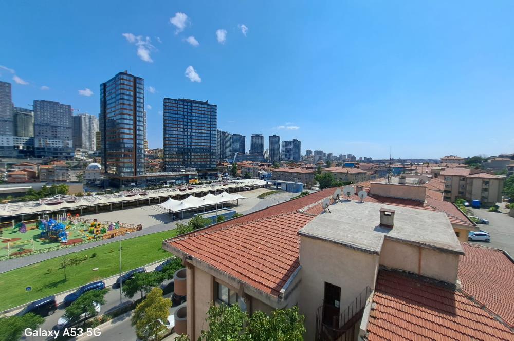 Kadıköy Hasanpaşa Teraslı Balkonlu 2 Banyo Asansörlü 3+1 Dubleks