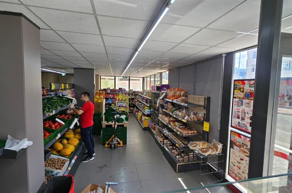 Century 21'den Kurumsal Kiracılı Satılık 500m² İş Yeri..