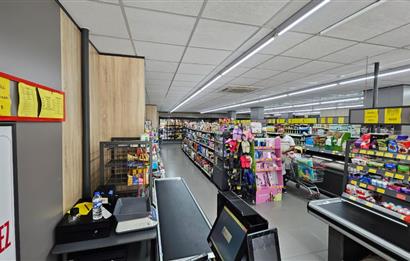 Century 21'den Kurumsal Kiracılı Satılık 500m² İş Yeri..