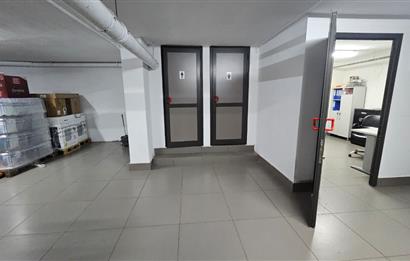 Century 21'den Kurumsal Kiracılı Satılık 500m² İş Yeri..