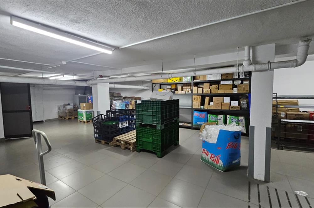 Century 21'den Kurumsal Kiracılı Satılık 500m² İş Yeri..