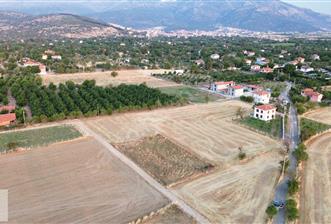 Century 21 Net'ten Tavas Bağlar'da 1035 m2 b+2 İmarlı arsa
