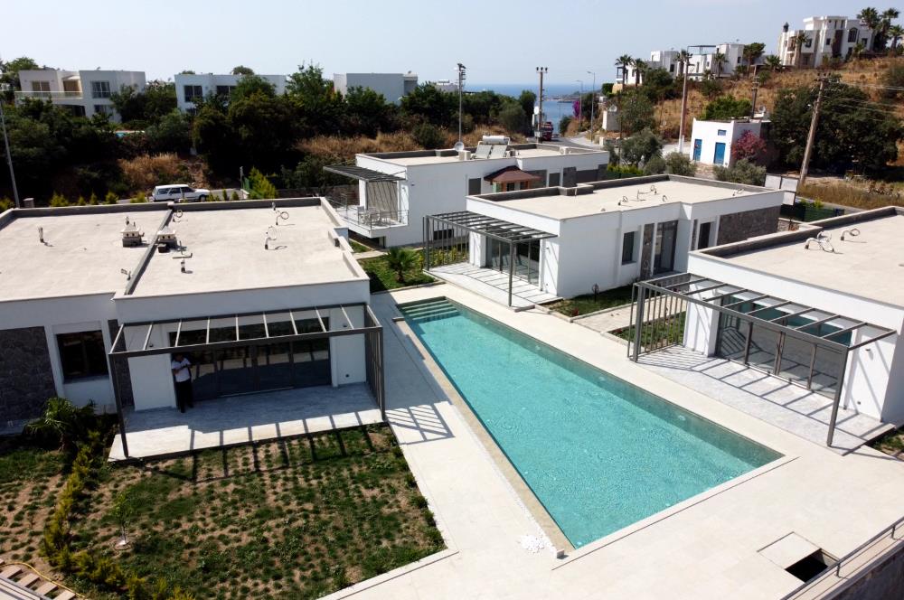 BODRUM YALIKAVAK'TA SATILIK HAVUZLU VİLLA 