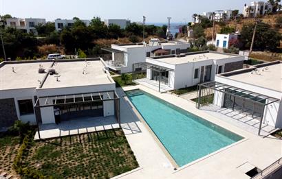 BODRUM YALIKAVAK'TA SATILIK HAVUZLU VİLLA 