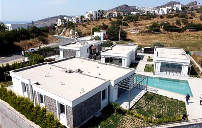 BODRUM YALIKAVAK'TA SATILIK HAVUZLU VİLLA 
