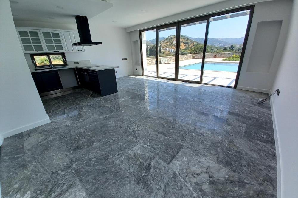BODRUM YALIKAVAK'TA SATILIK HAVUZLU VİLLA 