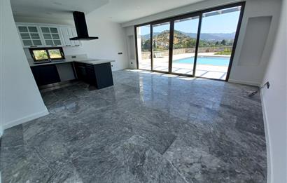 BODRUM YALIKAVAK'TA SATILIK HAVUZLU VİLLA 