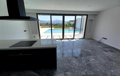 BODRUM YALIKAVAK'TA SATILIK HAVUZLU VİLLA 