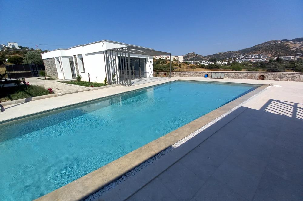 BODRUM YALIKAVAK'TA SATILIK HAVUZLU VİLLA 