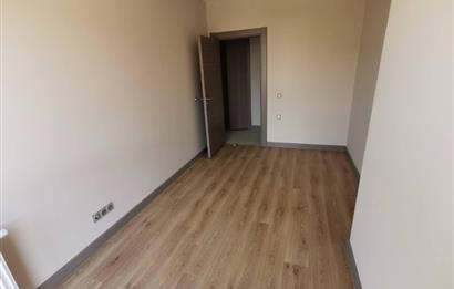 BAŞKENT EMLAK KONUTLARINDA CAM BLOK KATTA 2+1