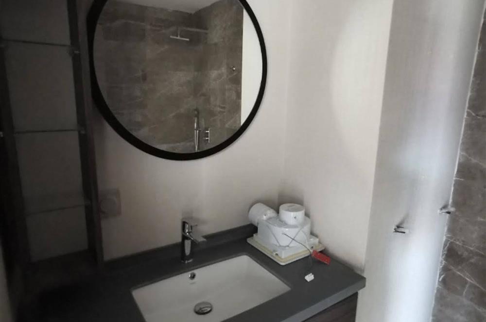 BAŞKENT EMLAK KONUTLARINDA CAM BLOK KATTA 2+1