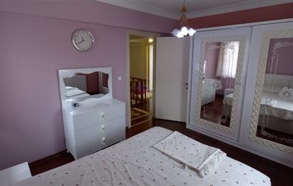 BEYLİKDÜZÜNDE DENİZE SIFIR SİTEDE BAKIMLI 6+1 SATILIK VİLLA