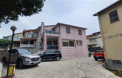 BEYLİKDÜZÜNDE DENİZE SIFIR SİTEDE BAKIMLI 6+1 SATILIK VİLLA