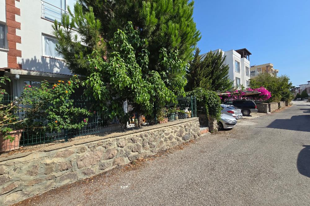 YATIRIM FIRSATIDIR! Deniz - Adalar ve Marina Manzaralı Satılık 3 Katlı Teraslı - Bahçeli Müstakil Bina