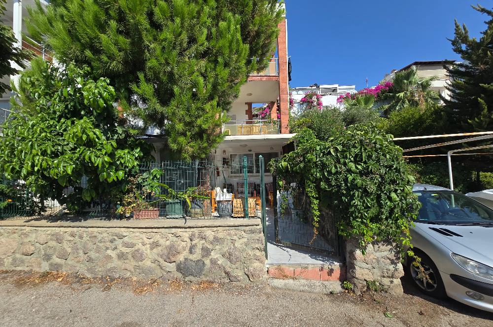 YATIRIM FIRSATIDIR! Deniz - Adalar ve Marina Manzaralı Satılık 3 Katlı Teraslı - Bahçeli Müstakil Bina