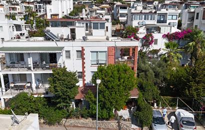 YATIRIM FIRSATIDIR! Deniz - Adalar ve Marina Manzaralı Satılık 3 Katlı Teraslı - Bahçeli Müstakil Bina