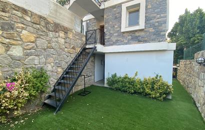 Ortakent Merkezde Kiralık Müstakil Bahçeli 3+1 Eşyalı Bahçe Dubleksi