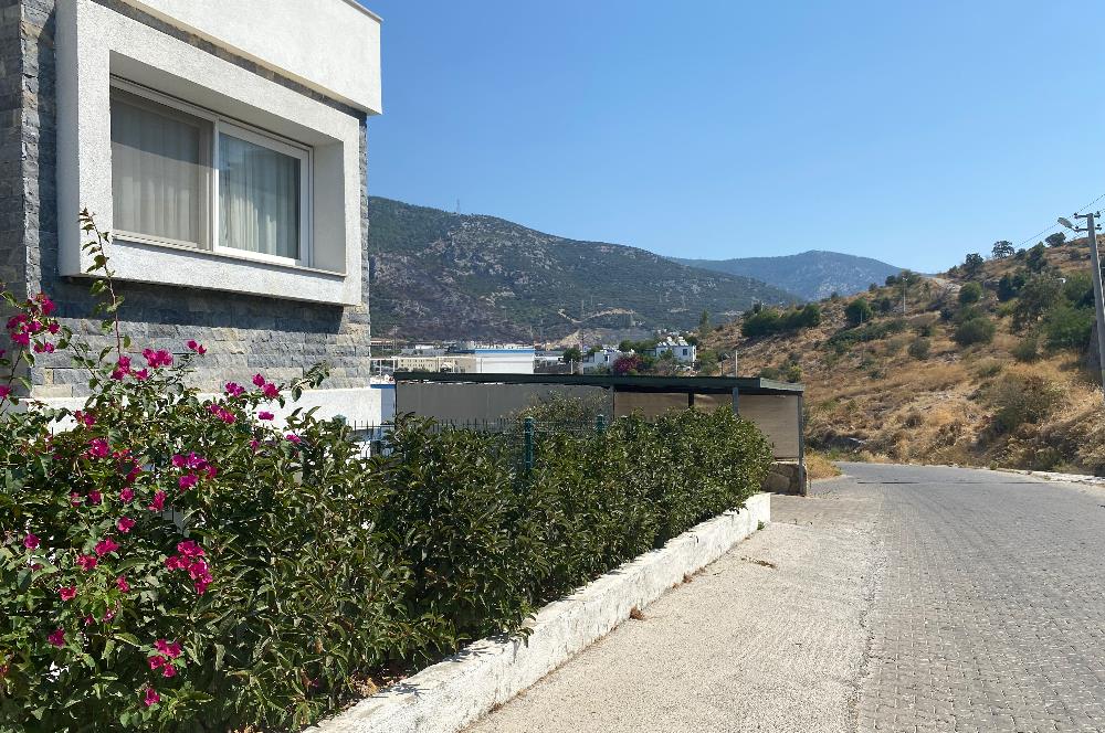 Ortakent Merkezde Kiralık Müstakil Bahçeli 3+1 Eşyalı Bahçe Dubleksi