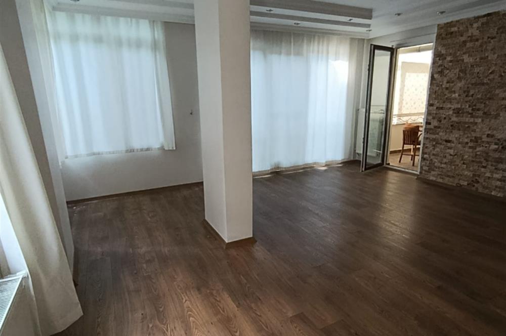 Büyükçekmece’de Sahile 1 Dakika Havuzlu Daire