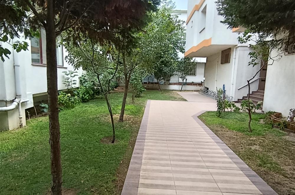 Büyükçekmece’de Sahile 1 Dakika Havuzlu Daire