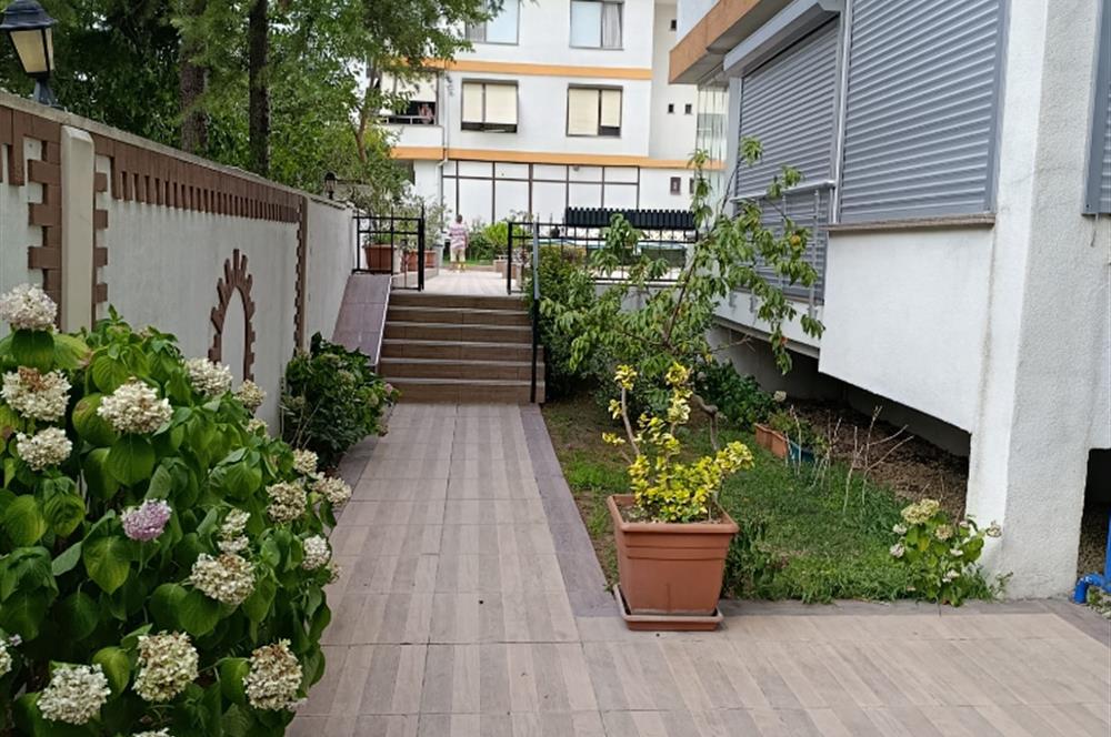 Büyükçekmece’de Sahile 1 Dakika Havuzlu Daire