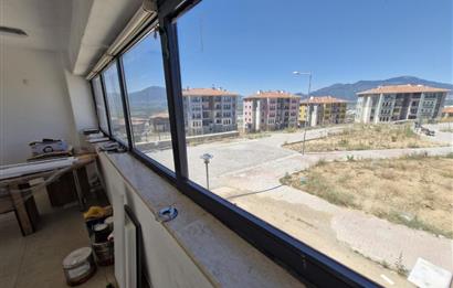 İZMİR KEMALPAŞA ÇAMBEL TOKİ 3 KATLI KÖŞE BAŞI 120M2 DÜKKAN