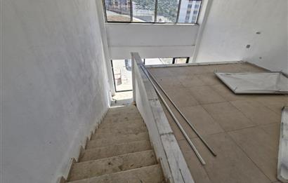 İZMİR KEMALPAŞA ÇAMBEL TOKİ 3 KATLI KÖŞE BAŞI 120M2 DÜKKAN