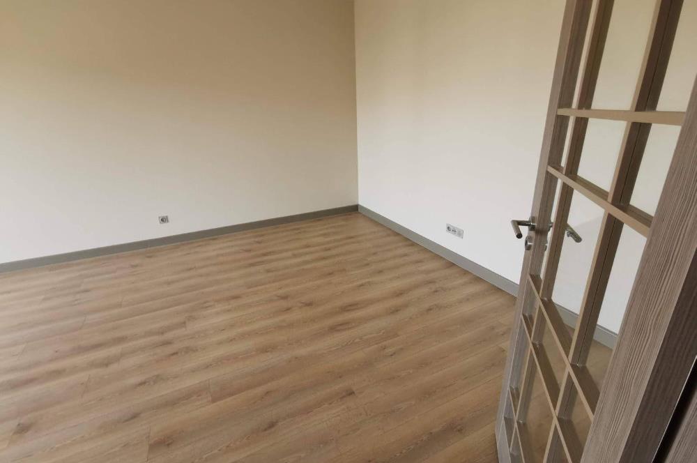 BAŞKENT EMLAK KONUTLARINDA CAM BLOK KATTA 2+1