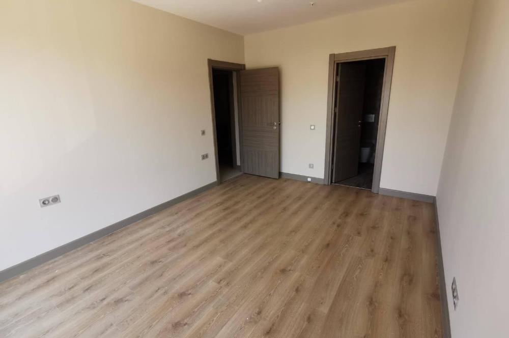 BAŞKENT EMLAK KONUTLARINDA CAM BLOK KATTA 2+1