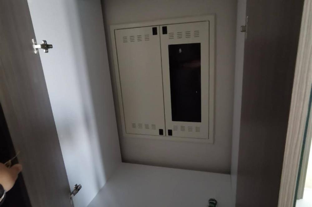 BAŞKENT EMLAK KONUTLARINDA CAM BLOK KATTA 2+1