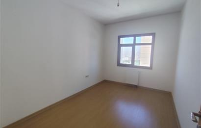 ALTIAĞAÇ TOKİ'DE UZUN BLOKLARDA KATTA BOŞ 3+1 MANZARALI DAİRE