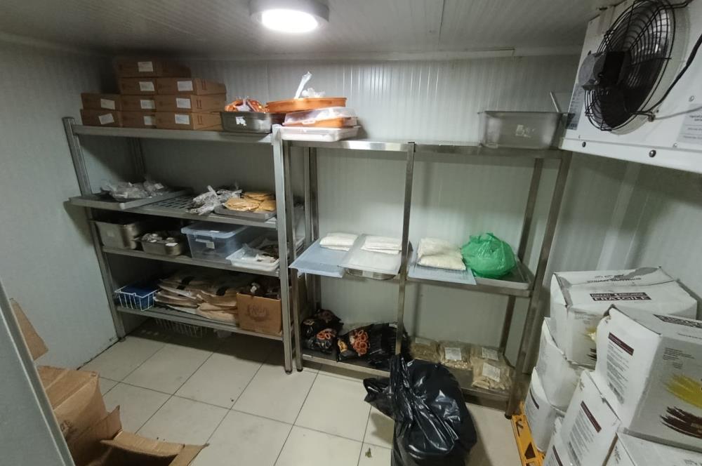 KURTULUŞ ANA CADDE ÜZERİNDE DEVİRLİ 200 m2 RESTORAN
