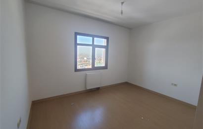 ALTIAĞAÇ TOKİ'DE UZUN BLOKLARDA KATTA BOŞ 3+1 MANZARALI DAİRE