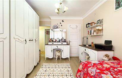 C21 BAL'dan EBEVYN BANYOLU ASANSORLÜ GENİŞ SATILIK 2+1 DAİRE