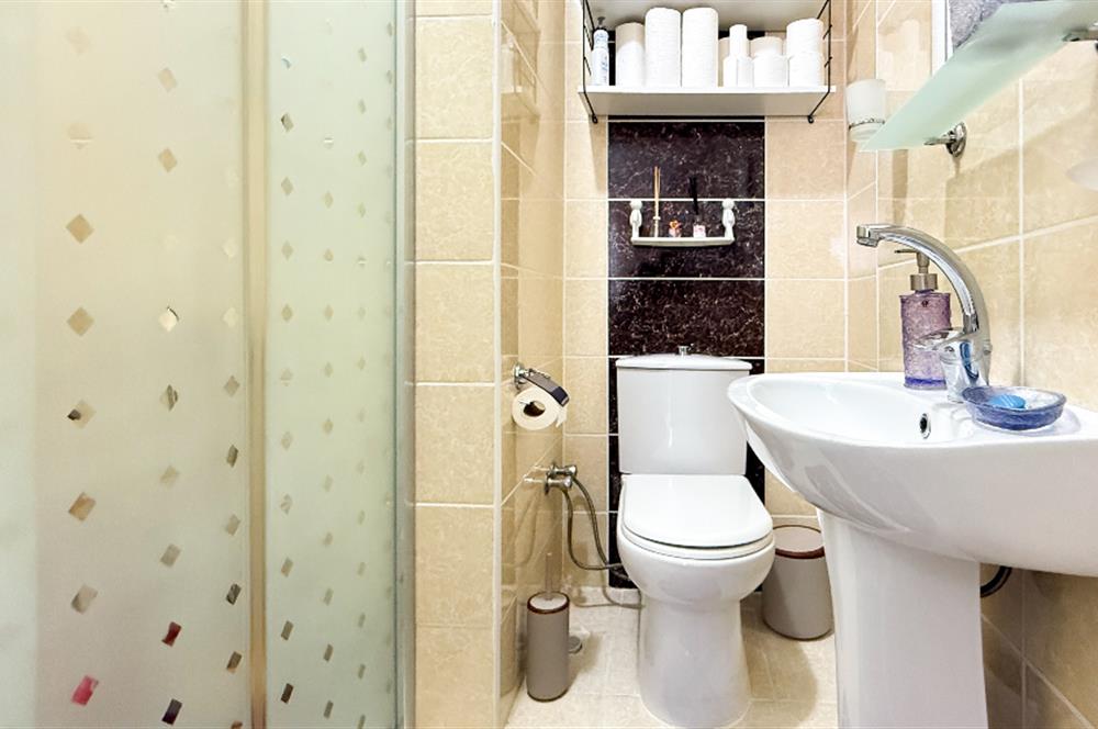C21 BAL'dan EBEVYN BANYOLU ASANSORLÜ GENİŞ SATILIK 2+1 DAİRE