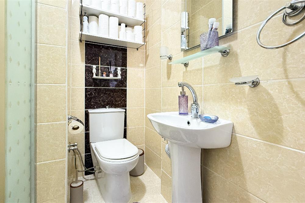 C21 BAL'dan EBEVYN BANYOLU ASANSORLÜ GENİŞ SATILIK 2+1 DAİRE