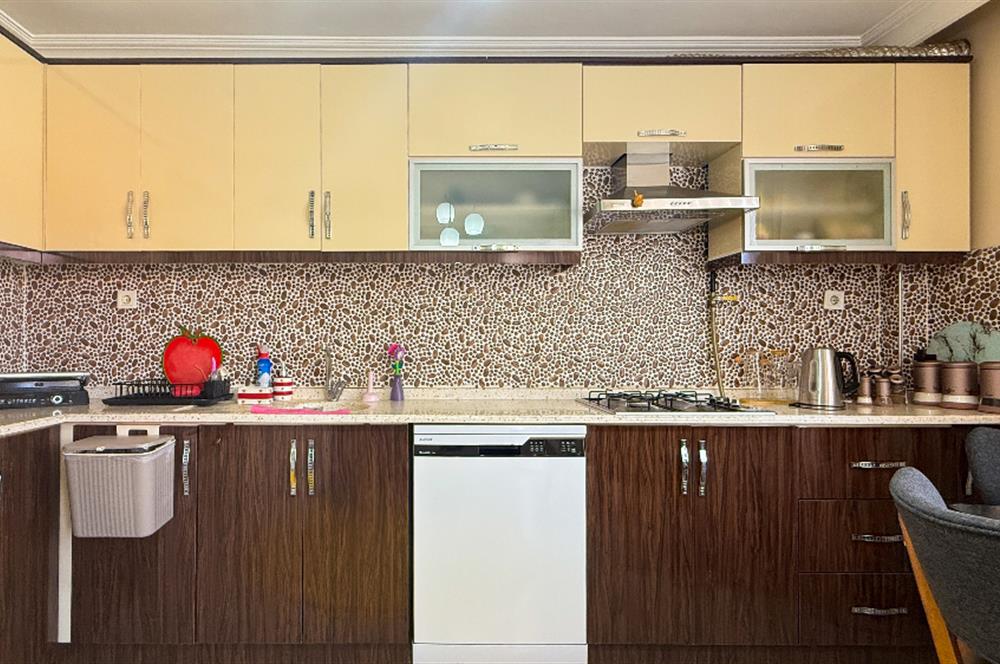 C21 BAL'dan EBEVYN BANYOLU ASANSORLÜ GENİŞ SATILIK 2+1 DAİRE