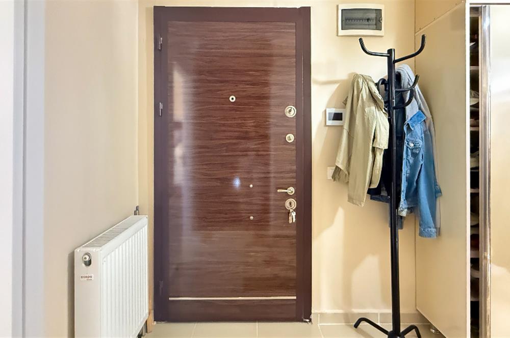 C21 BAL'dan EBEVYN BANYOLU ASANSORLÜ GENİŞ SATILIK 2+1 DAİRE