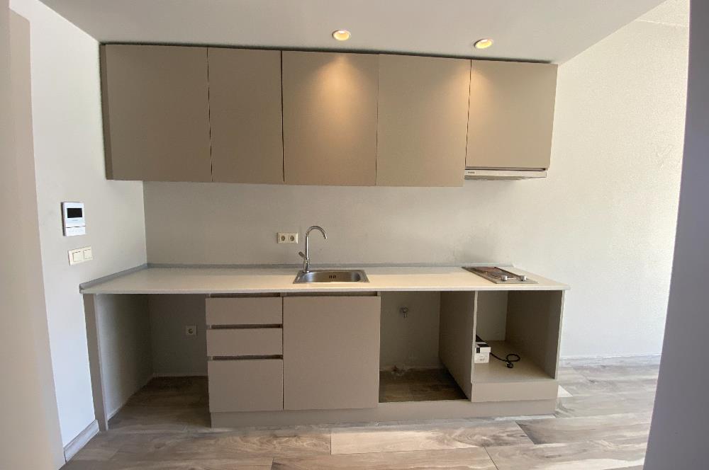 C21 İZ MEHMET ÇAKAR'DAN CADDE 54 DE KİRALIK OFİS..
