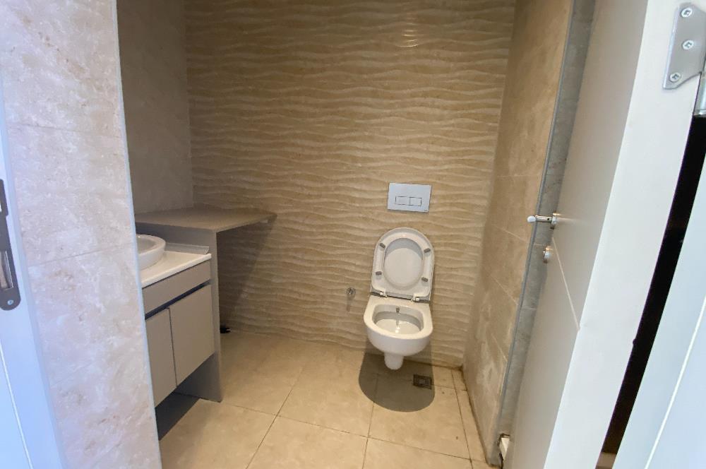 C21 İZ MEHMET ÇAKAR'DAN CADDE 54 DE KİRALIK OFİS..