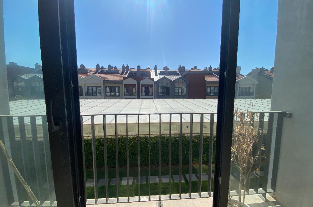 C21 İZ MEHMET ÇAKAR'DAN CADDE 54 DE KİRALIK OFİS..
