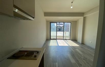 C21 İZ MEHMET ÇAKAR'DAN CADDE 54 DE KİRALIK OFİS..