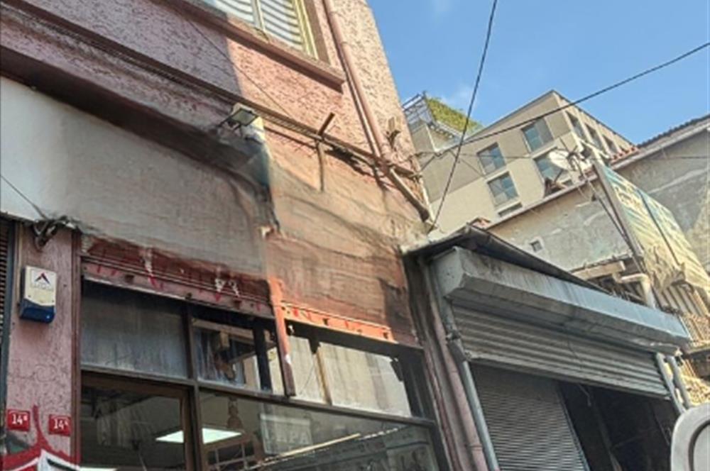 Karakoy satılık dükkan 