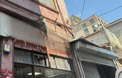 Karakoy satılık dükkan 