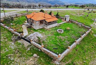 ÇANAKKALE KAZ DAĞLARI ETEKLERİNDE SATILIK TAŞ EV