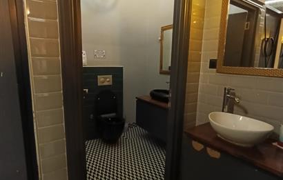 KURTULUŞ ANA CADDE ÜZERİNDE DEVİRLİ 200 m2 RESTORAN
