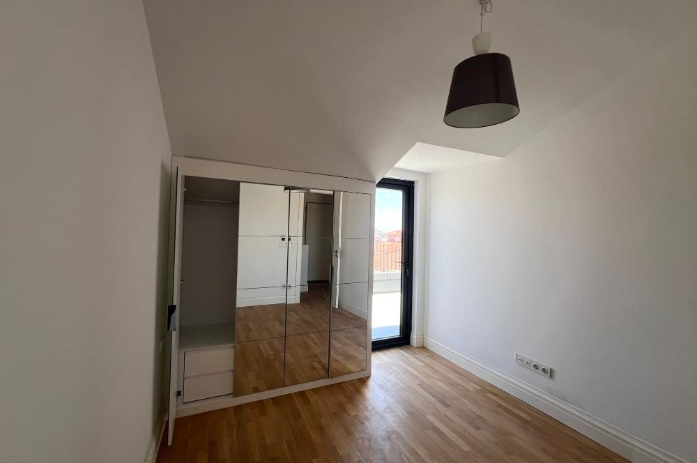 CENTURY 21'DEN KORAY BİANCO'DA KİRALIK 2+1 ÇATI DUBLEKSİ DAİRE