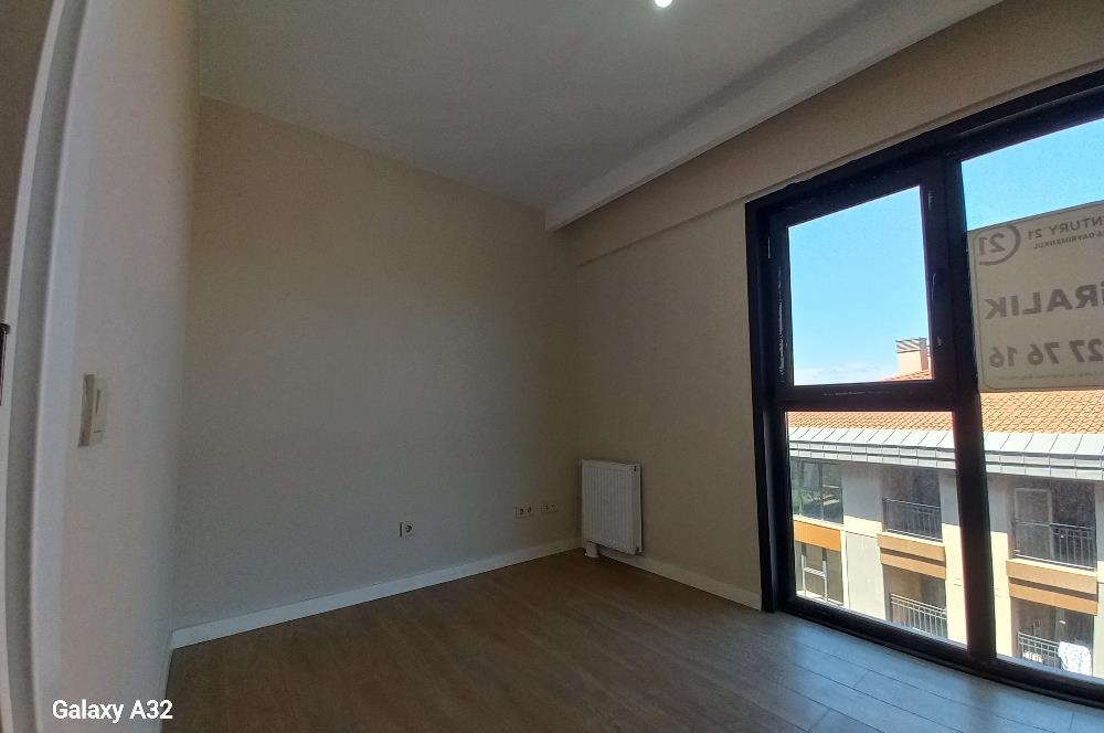 TOKİ KONUTLARINDA BÜYÜKÇAMLICA CAMİSİNE KOMSU 2+1 KİRALIK