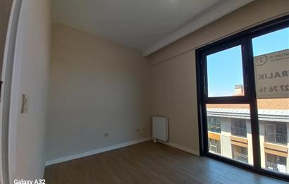 TOKİ KONUTLARINDA BÜYÜKÇAMLICA CAMİSİNE KOMSU 2+1 KİRALIK